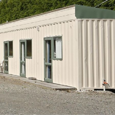 Отель Tui Base Camp Tuatapere Экстерьер фото